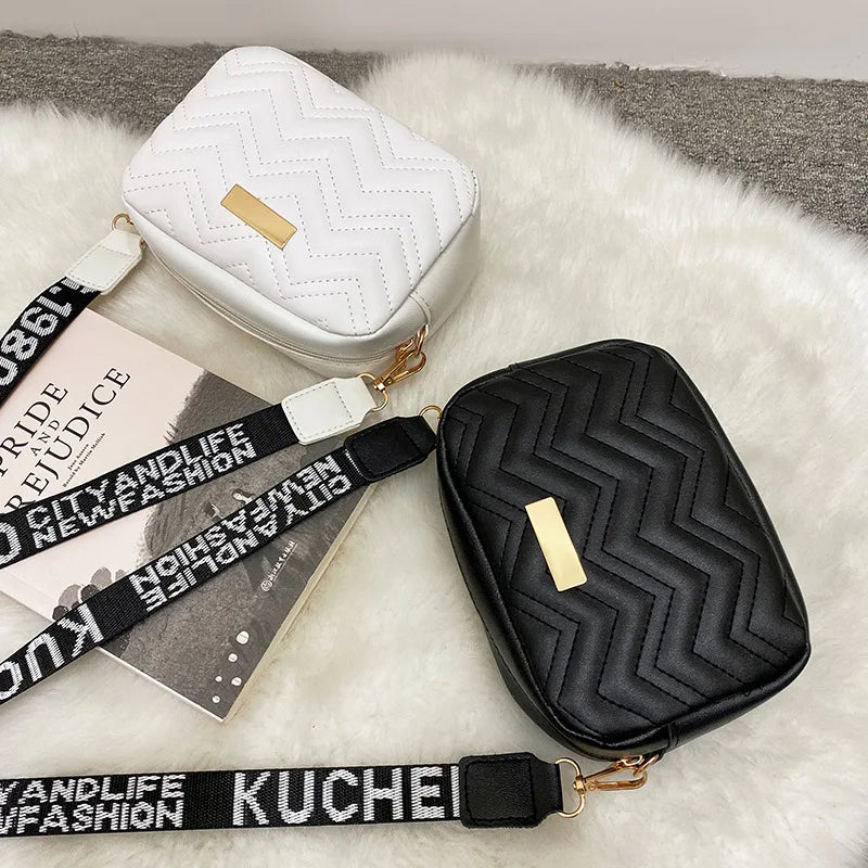 Fashion Women's Shoulder Bag with Wave Pattern