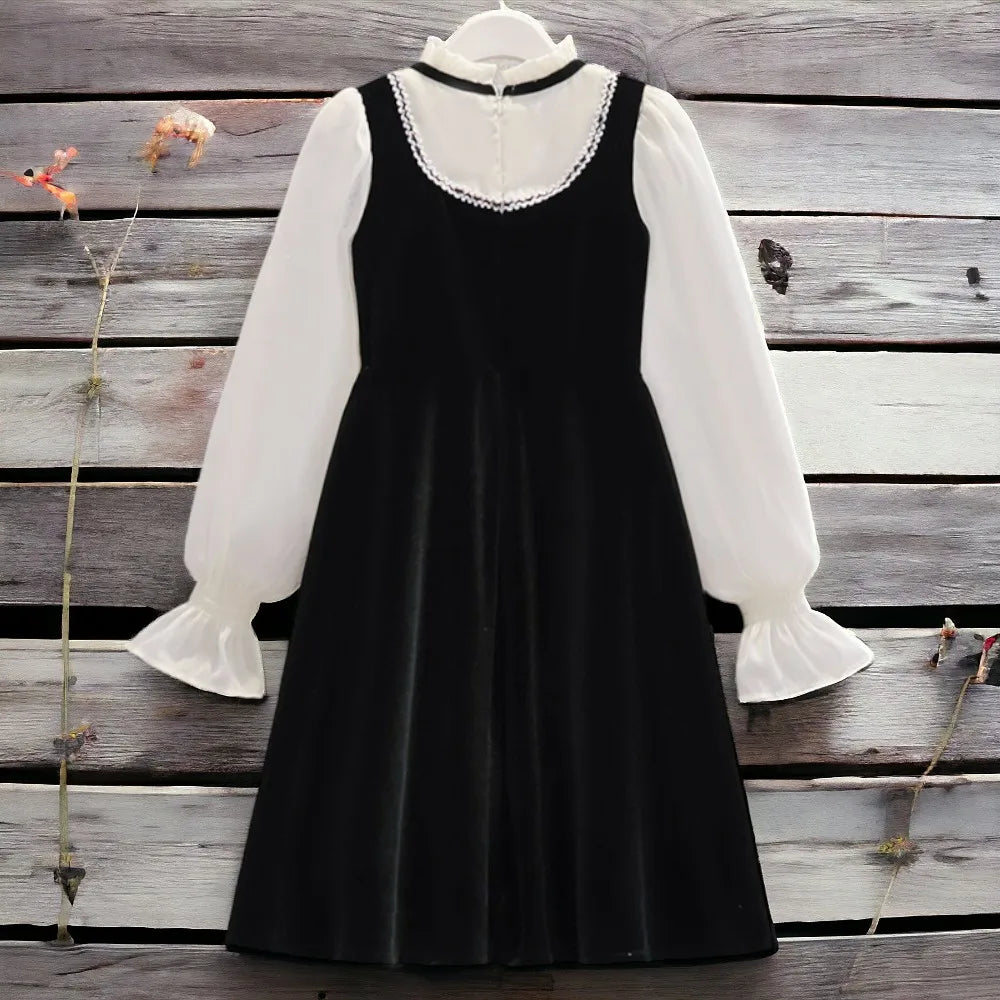 The Classic Black Dresss