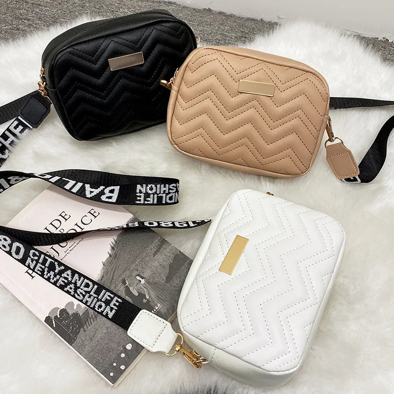 Fashion Women's Shoulder Bag with Wave Pattern