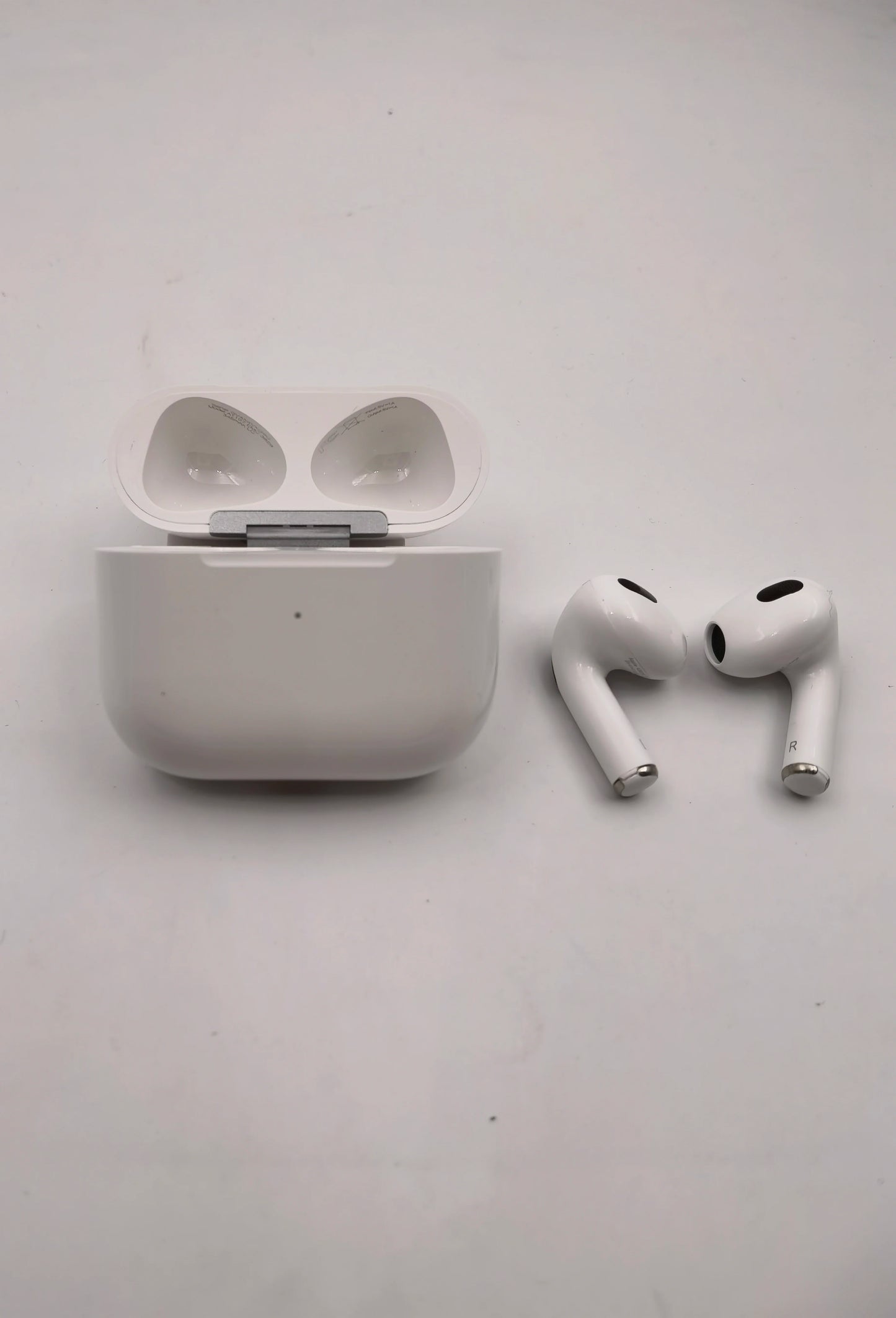 Original Apple AirPods Pro (2nd/3rd Generation)