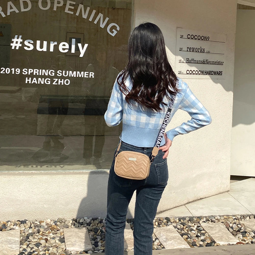 Fashion Women's Shoulder Bag with Wave Pattern