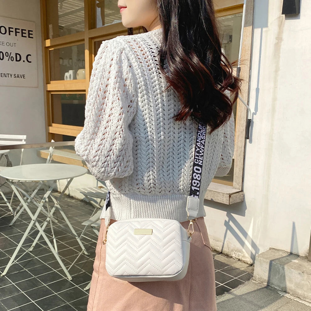 Fashion Women's Shoulder Bag with Wave Pattern