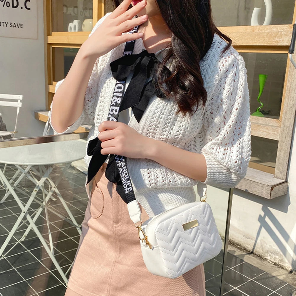 Fashion Women's Shoulder Bag with Wave Pattern