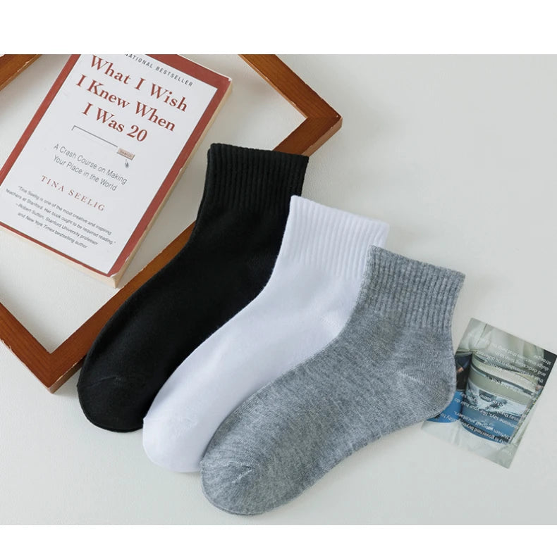 8 Pairs of Men’s and Women’s Black Cotton Business Mid-Length Casual Socks