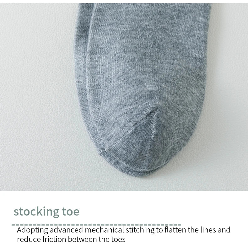 8 Pairs of Men’s and Women’s Black Cotton Business Mid-Length Casual Socks